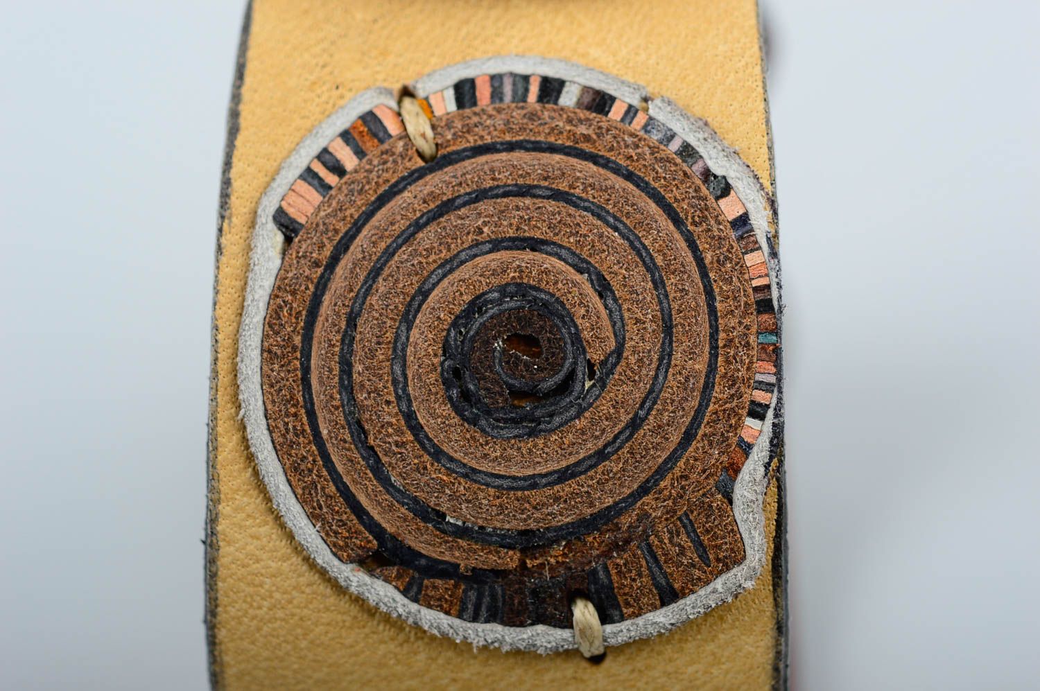 Браслет из кожи украшение ручной работы кожаный браслет широкий с кнопками фото 4