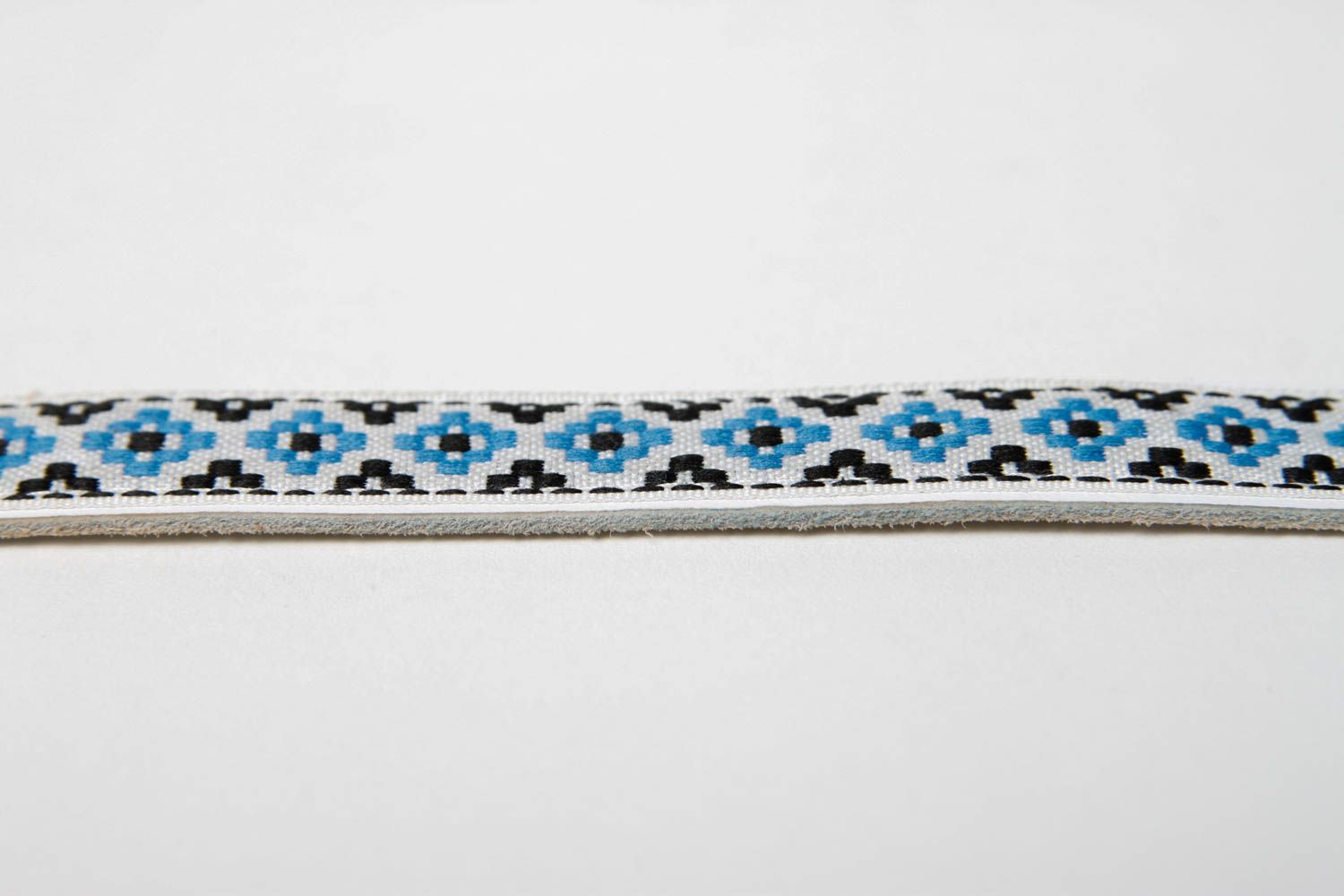 Handmade blaues Armband aus Leder Designer Schmuck Frauen Accessoire mit Muster foto 4