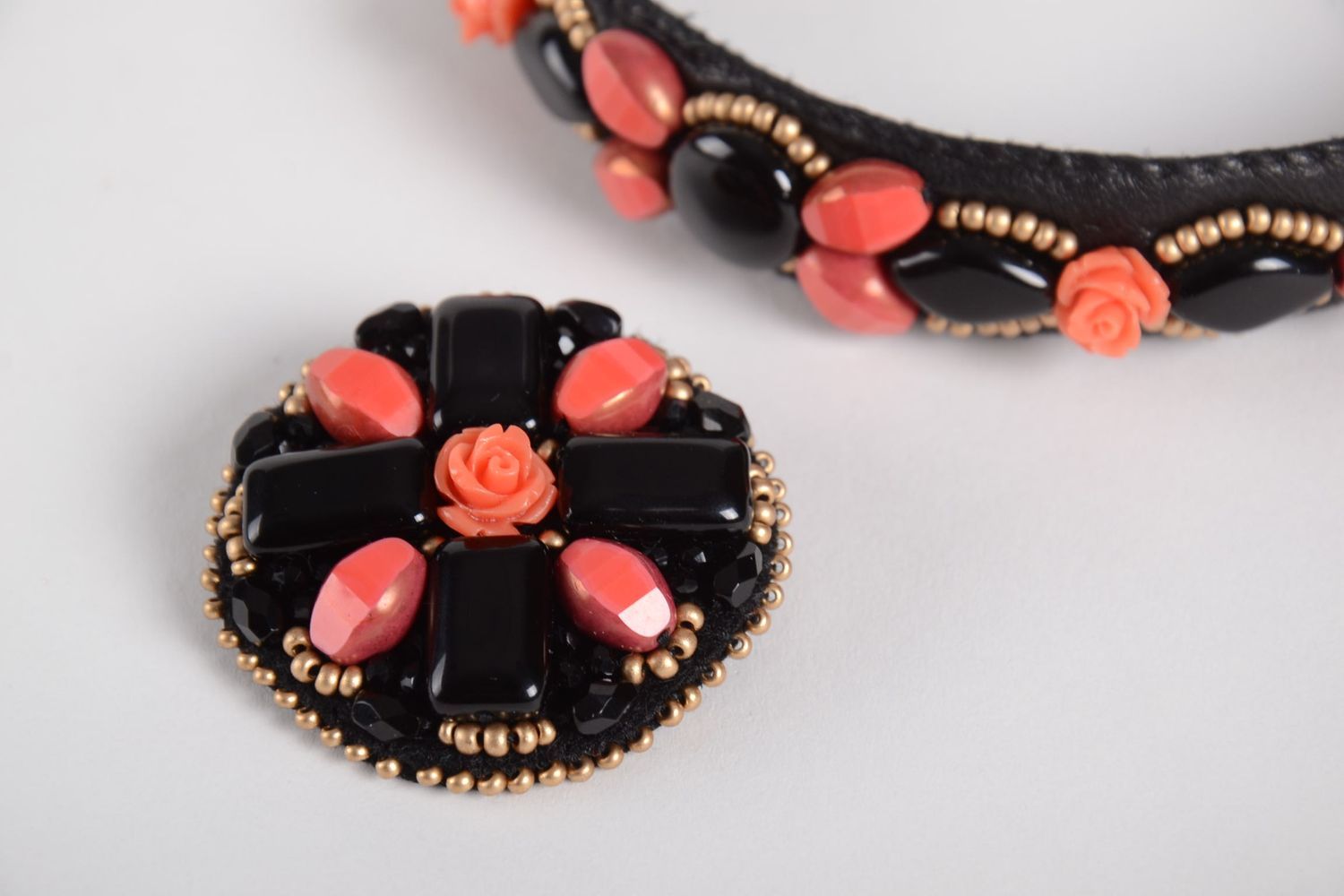 Beautiful handmade leather headband brooch jewelry beaded jewelry set photo 3