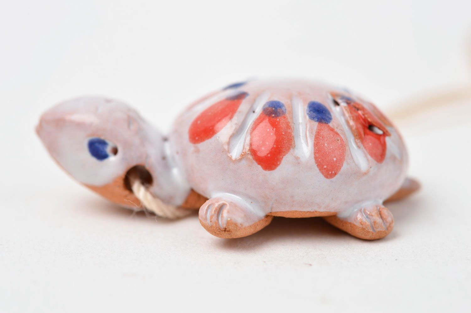 Игрушка из глины черепаха ручной работы декоративная подвеска фигурка животного фото 2
