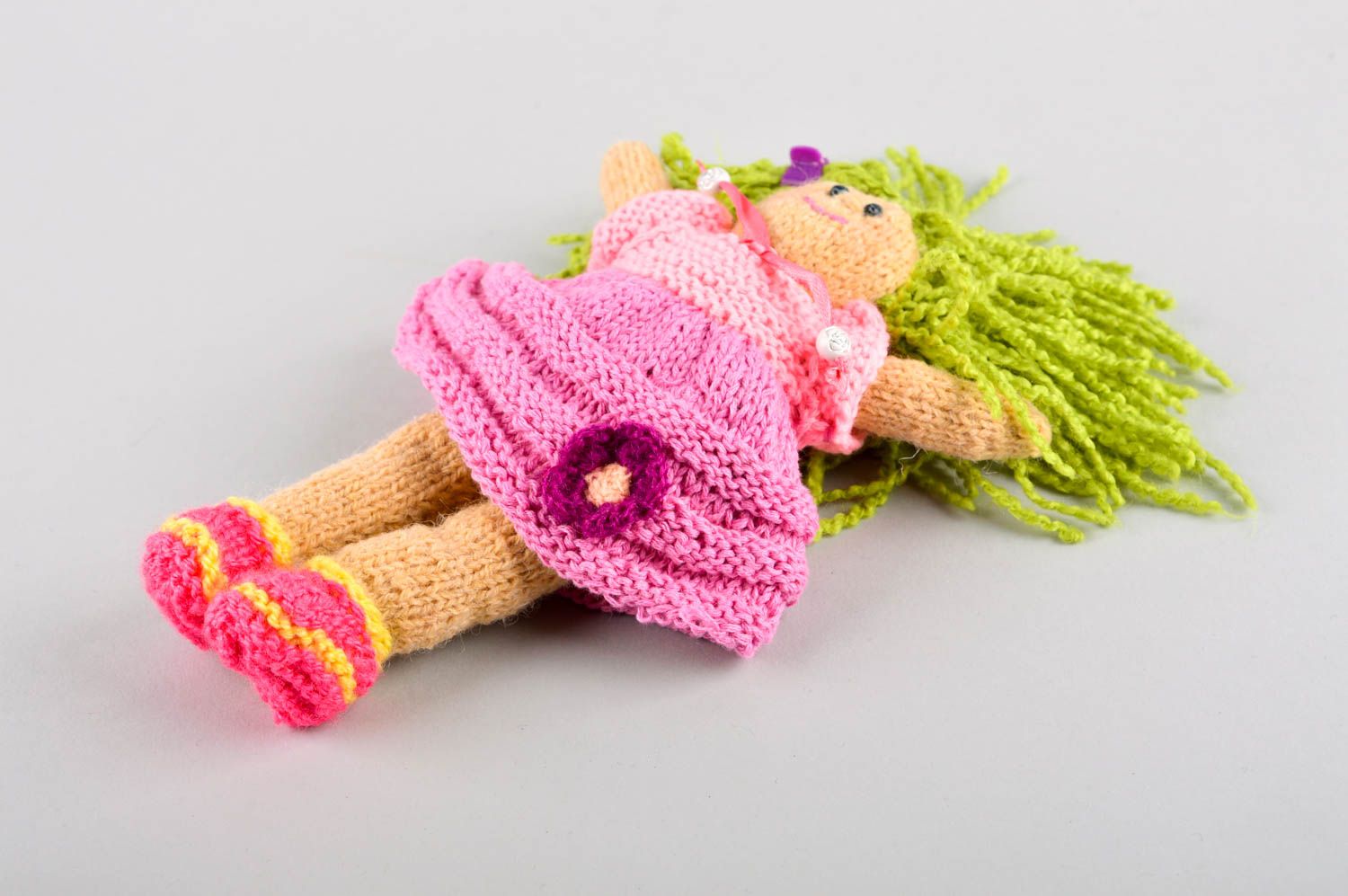 Poupée fille en robe rose Jouet fait main tricoté original Cadeau enfant photo 4