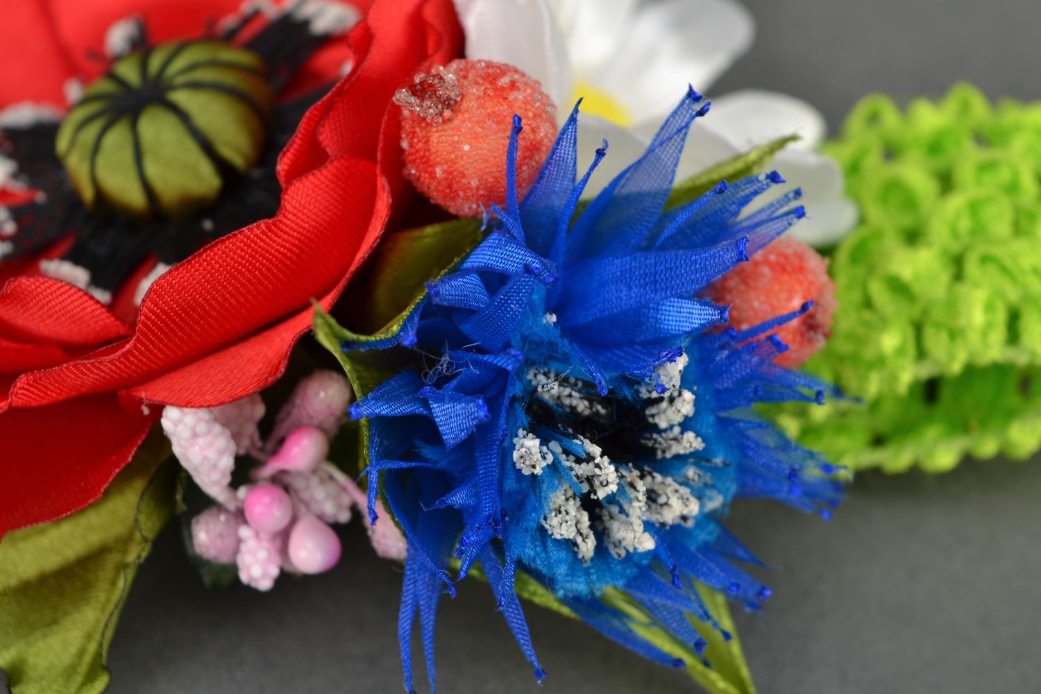 Handgemachtes Haarband mit Blumen foto 4