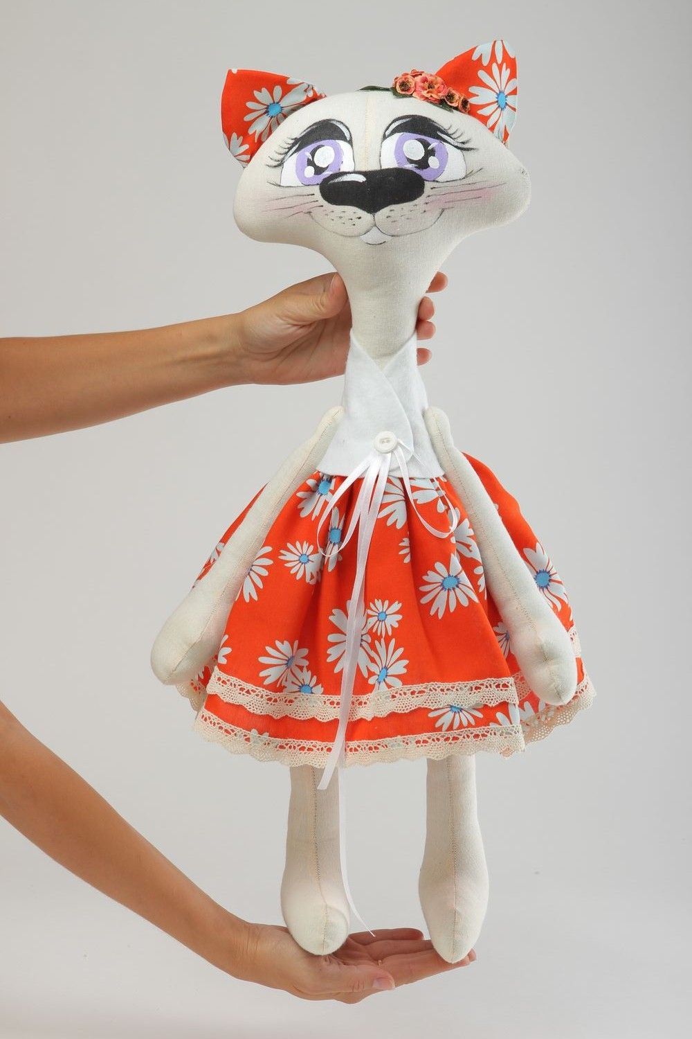 Juguete artesanal decorativo regalo para niña gata de peluche con vestido  foto 2