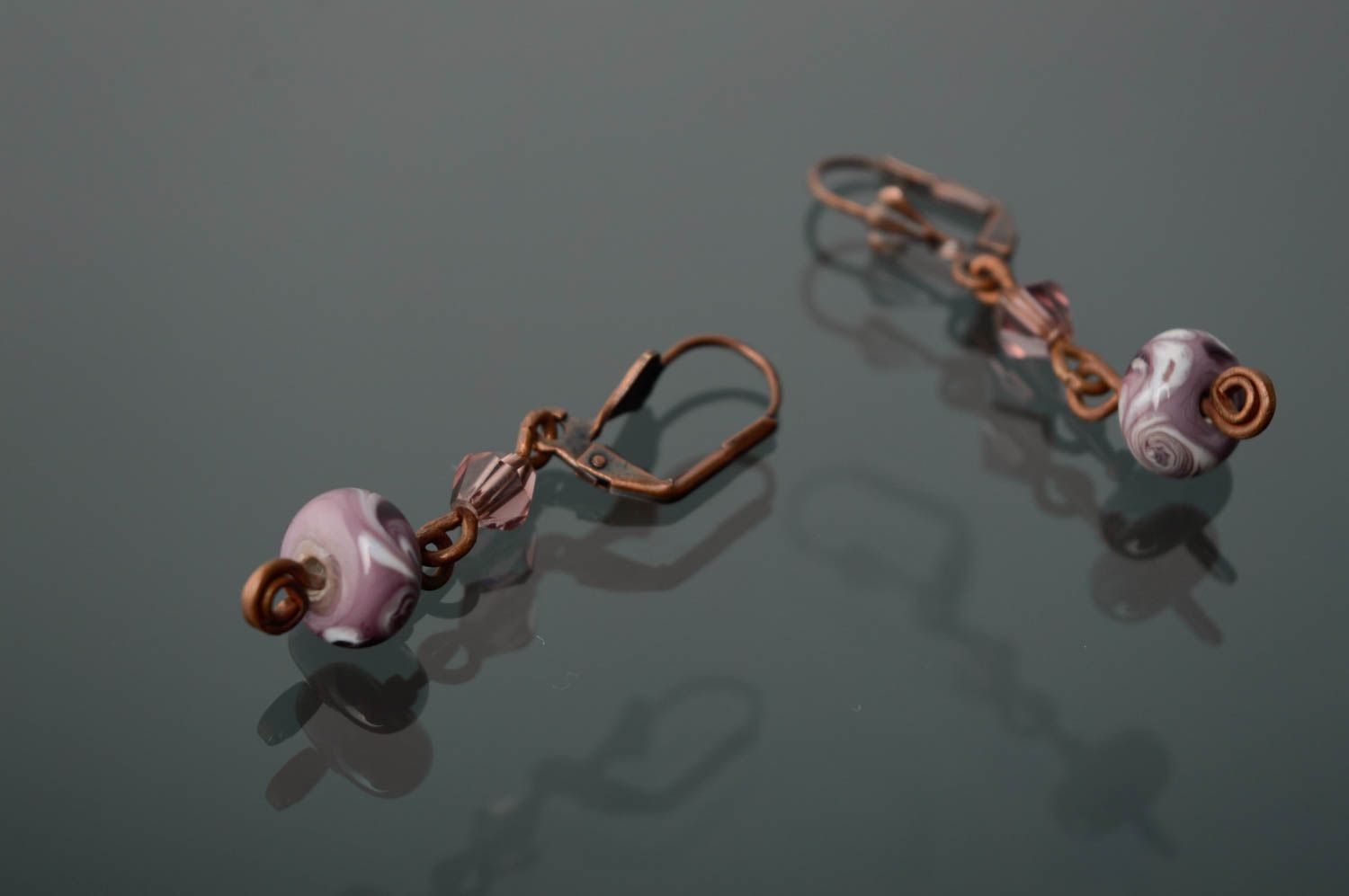 Boucles d'oreilles wire wrapping avec perles au chalumeau  photo 1