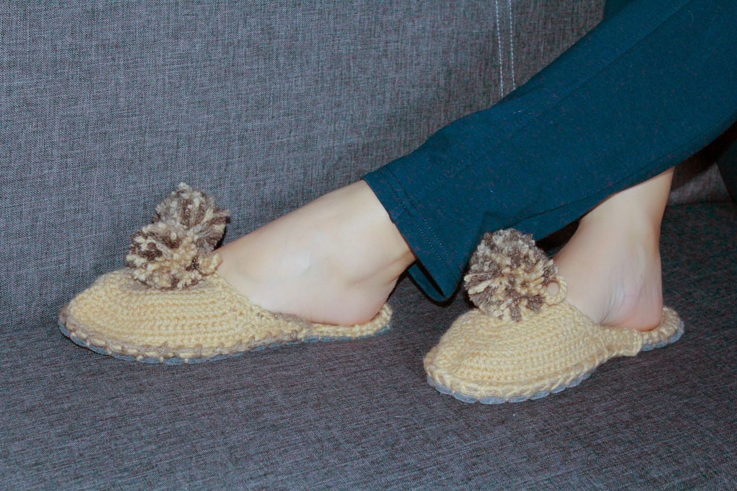 Pantofole da casa fatte a mano di lana naturale da donna belle morbide foto 5