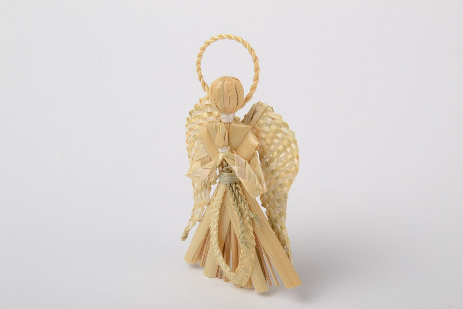 Ангел-хранитель из соломы плетеный вручную интерьерная подвеска в эко стиле фото 2