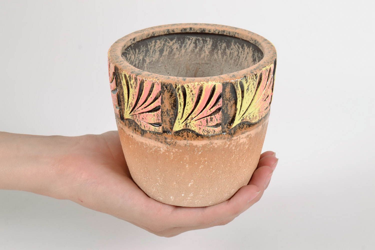 Pot à fleurs modelé d'argile à main photo 5