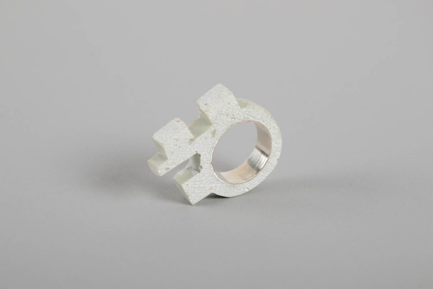Оригинальное кольцо ручной работы женское колье из бетона необычное колье белое фото 3