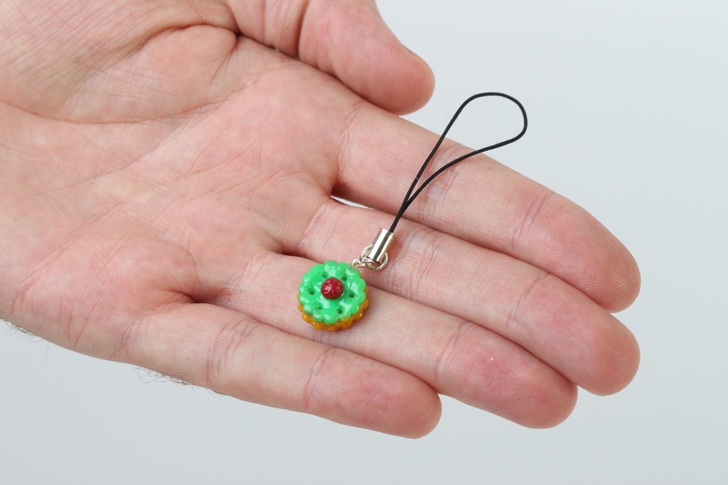 Stylish handmade plastic keychain phone charm fashion accessories small gifts photo 5