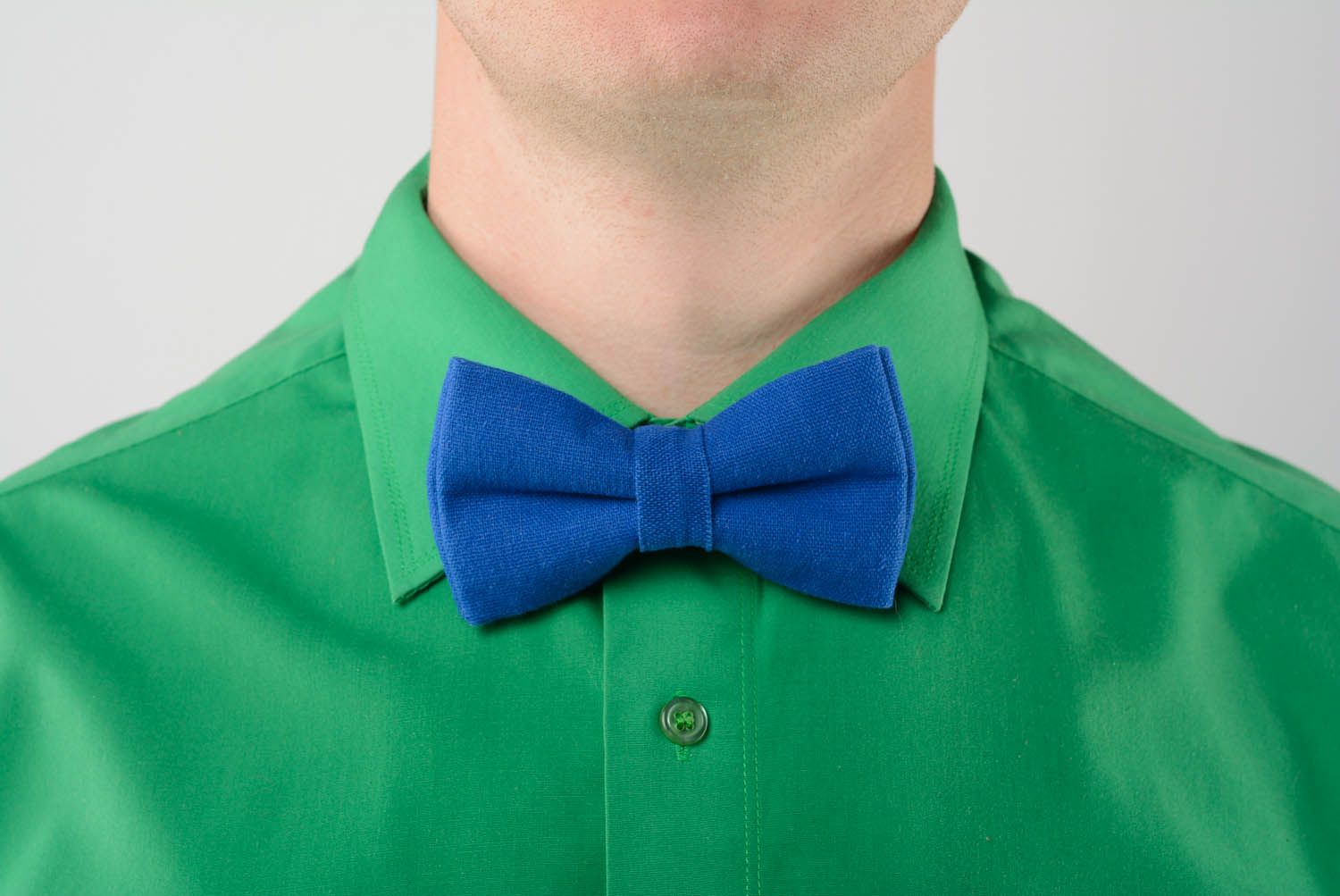 Ultramarine linen bow tie  photo 1