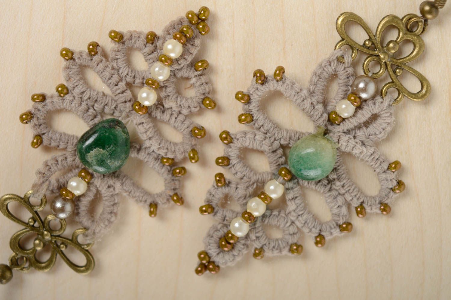 Crochet tatting earrings with natural stone photo 3