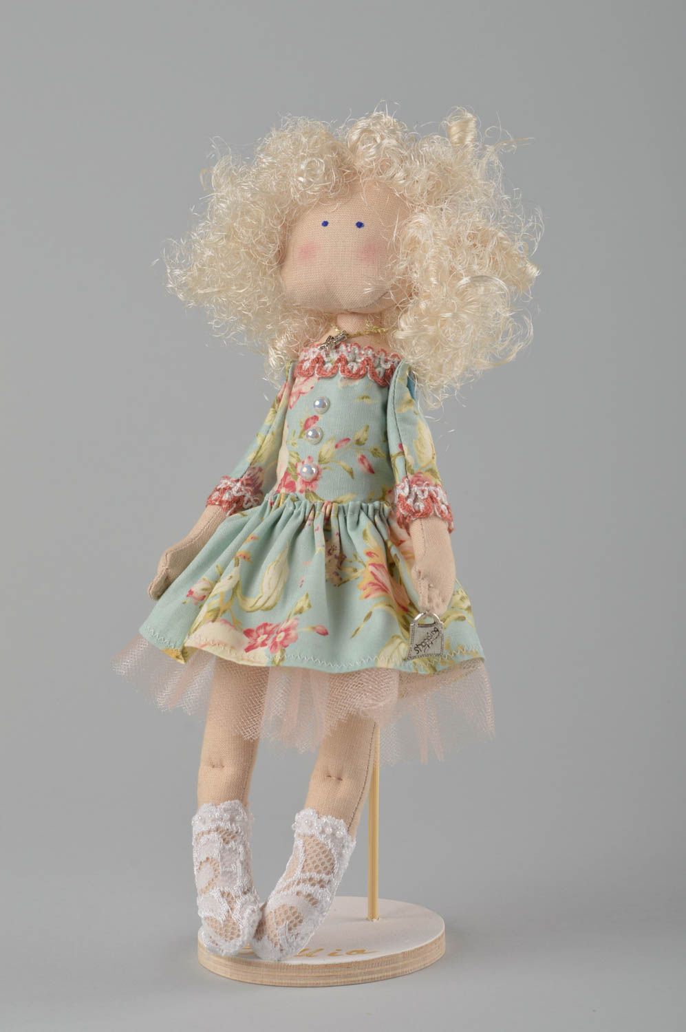 Muñeca de peluche hecha a mano decoración de hogar textil regalo original foto 2