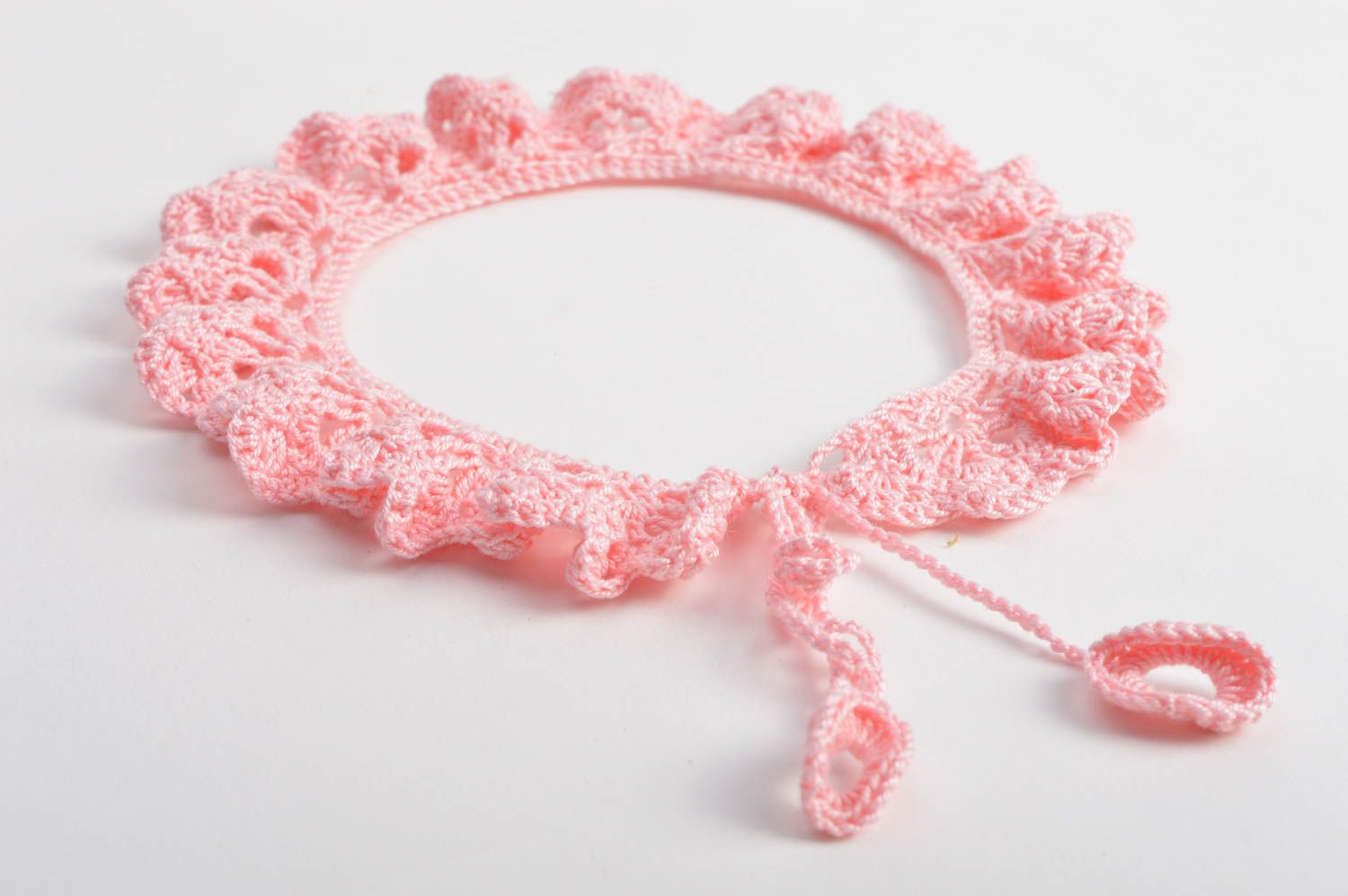 Cuello tejido a ganchillo calado artesanal rosado para vestido de niña  foto 3