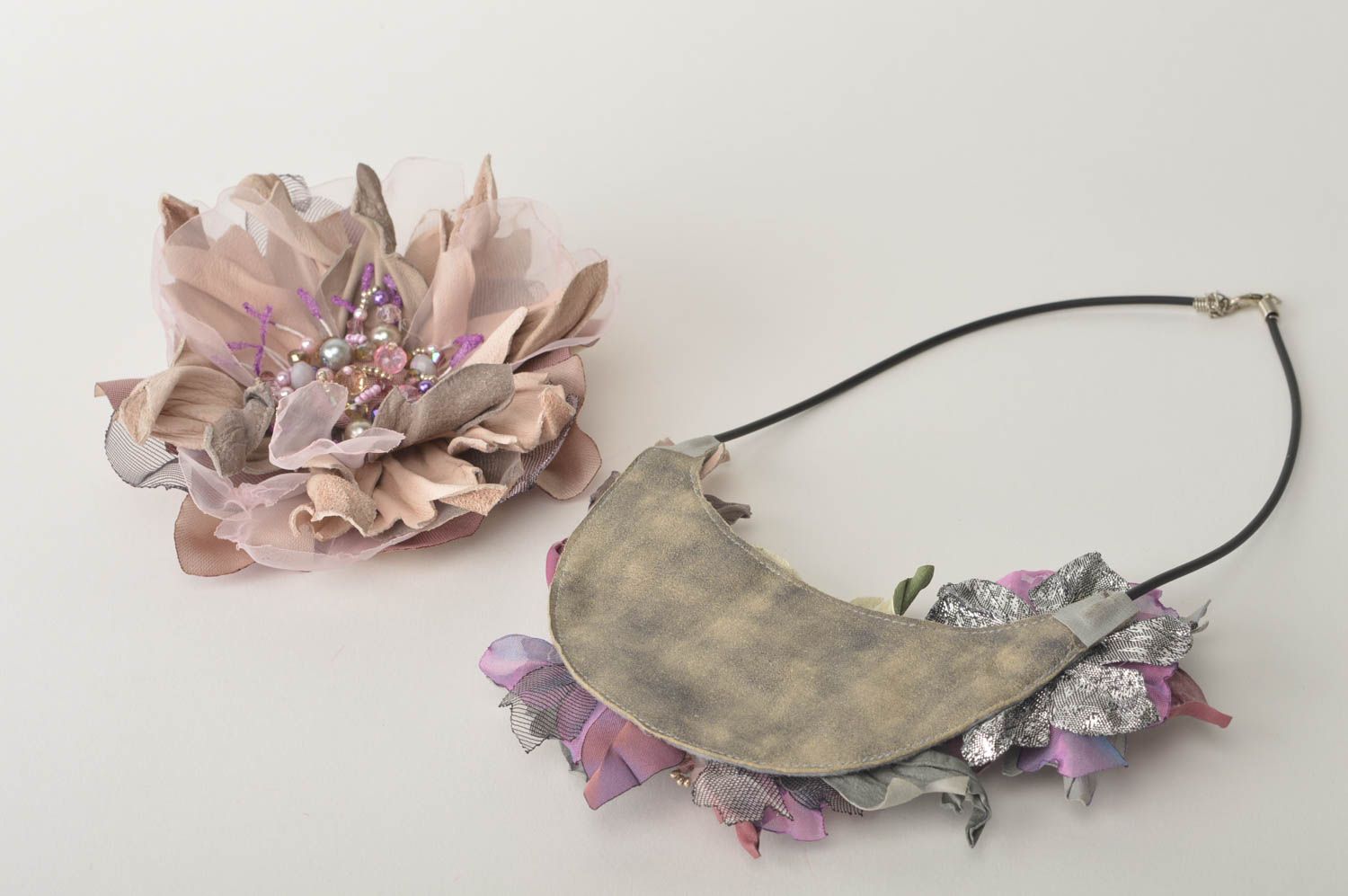 Collier en cuir massif Broche fait main Accessoires femme fleurs originales photo 3