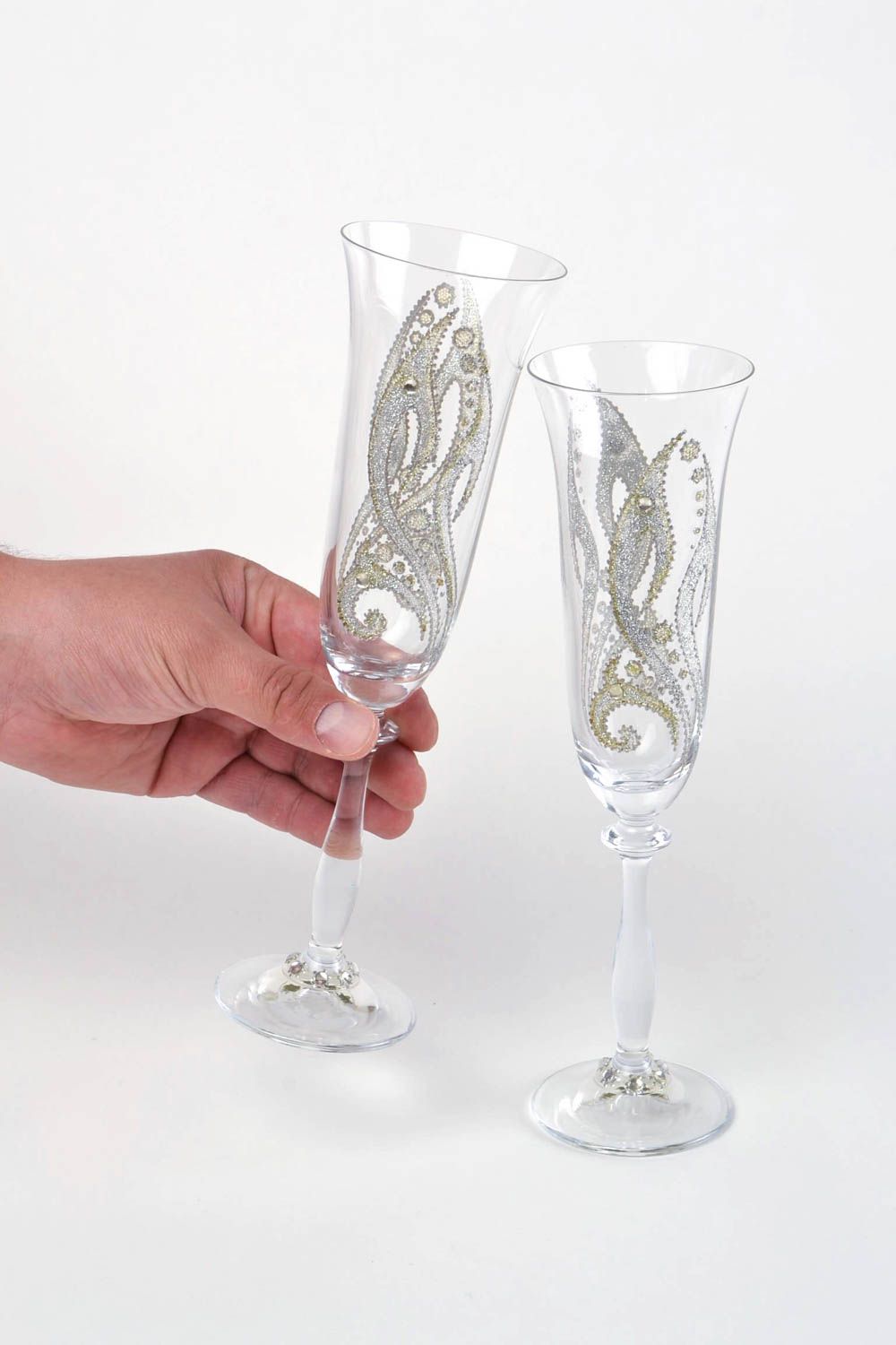 Handmade designer decorative wedding champagne glasses with acrylic painting photo 2