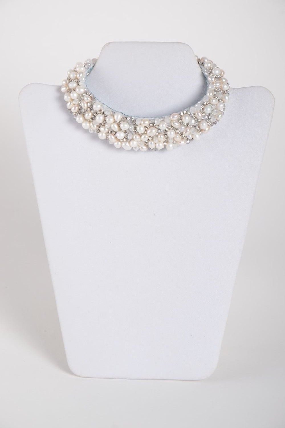 Handmade festive white necklace unusual elegant necklace stylish accessory photo 2