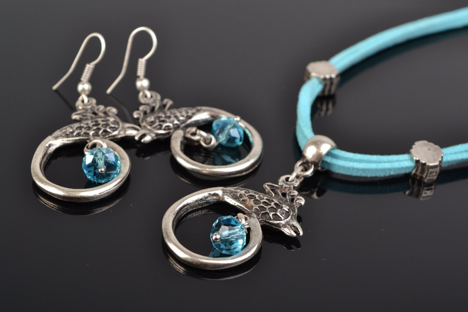 Set de bijoux en métal hypoallergénique faits main boucles d'oreilles et collier photo 1