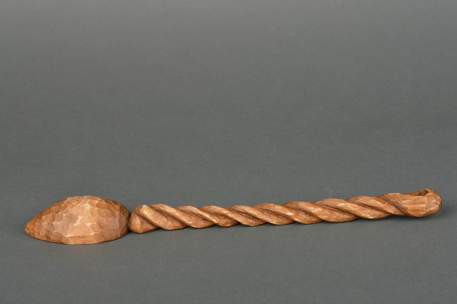 Cuchara de madera hecha a mano regalo original utensilio de cocina color marrón foto 2