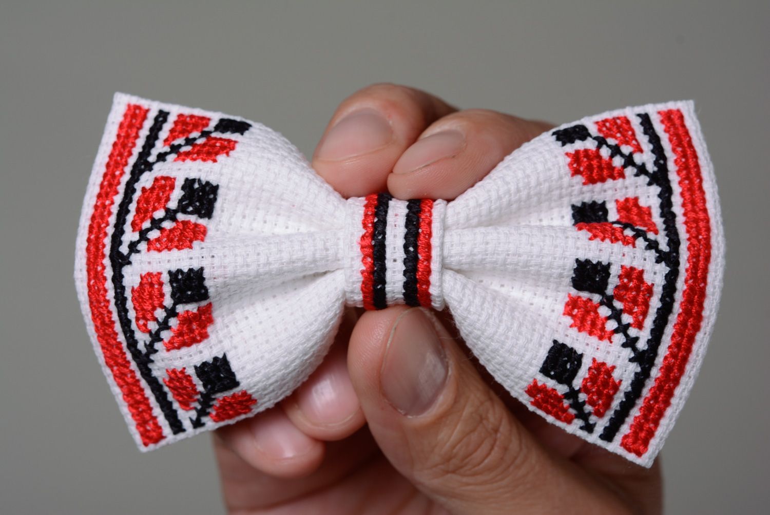 Handmade white festive bow tie with cross stitch embroidery in ethnic style for men photo 4