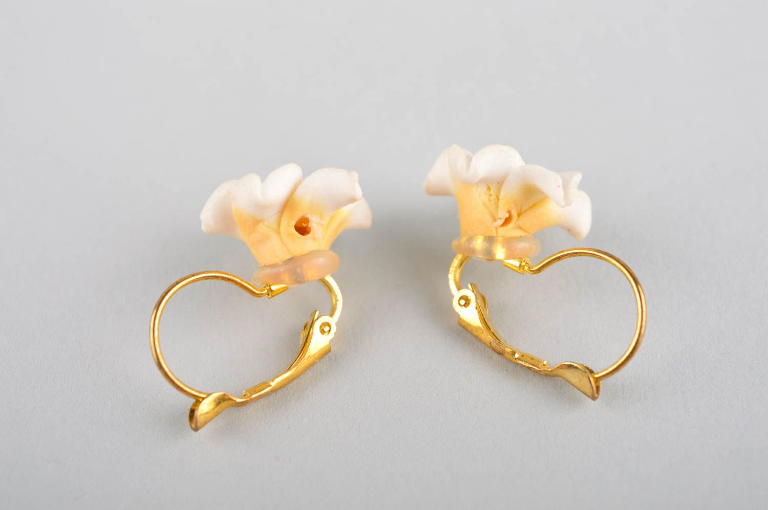 Gentle handmade flower earrings plastic earrings artisan jewelry designs photo 4