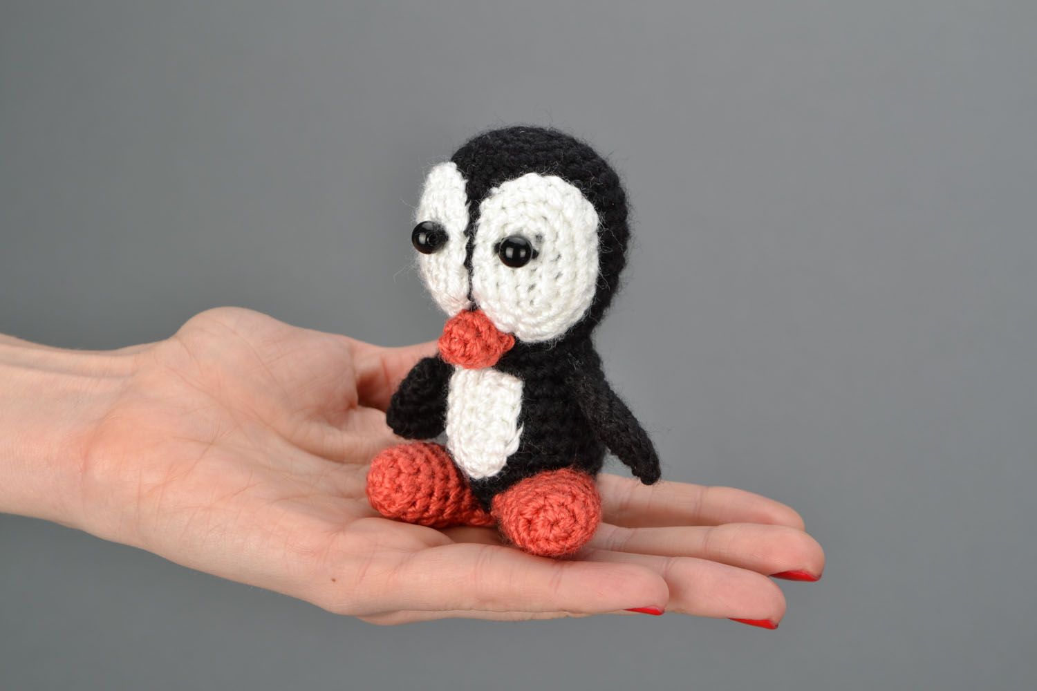 Jouet tricot au crochet Petit Pingouin photo 2