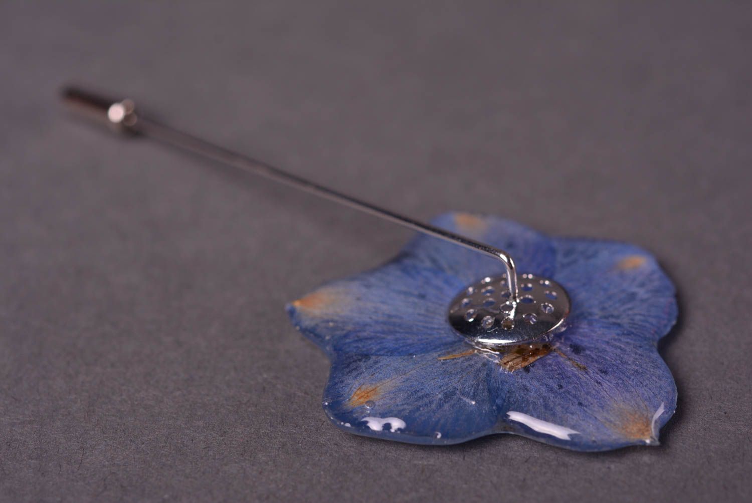 Broche bleue Bijou fait main fleur naturelle résine époxyde métal Cadeau femme photo 5