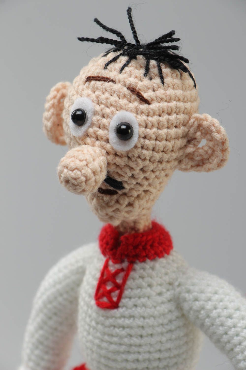 Petit jouet décoratif tricoté fait main design original pour enfant Cosaque photo 3