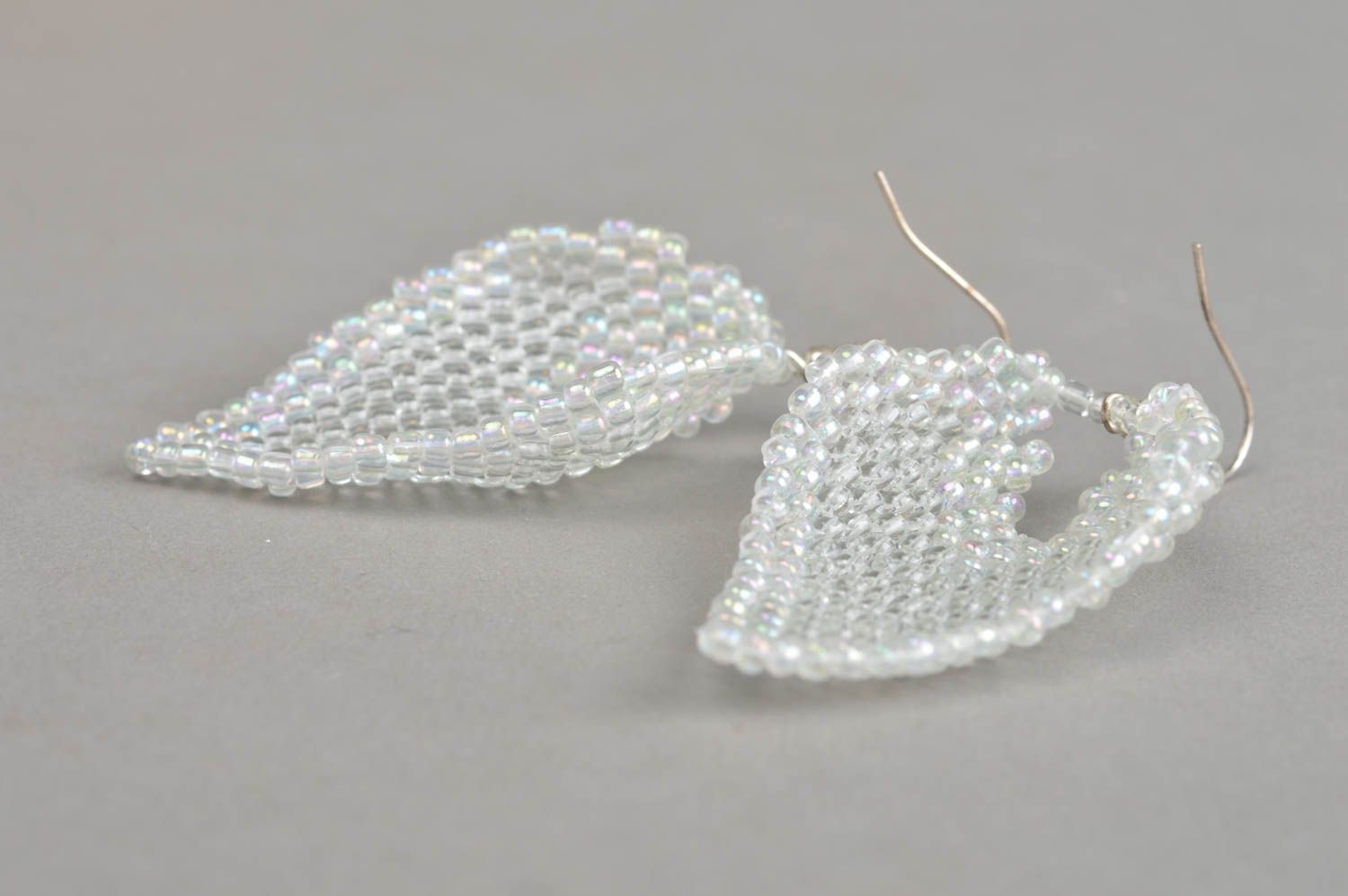 Boucles d'oreilles feuilles faites main en perles de rocaille blanches bijou photo 3