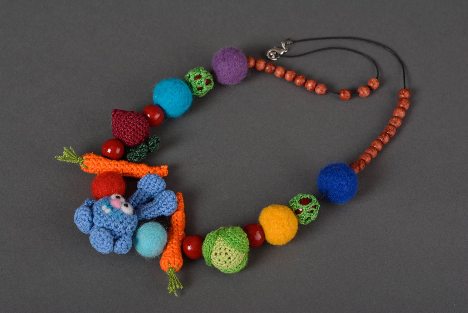 Collar tejido a crochet bisutería artesanal regalo original para niños y madres foto 3
