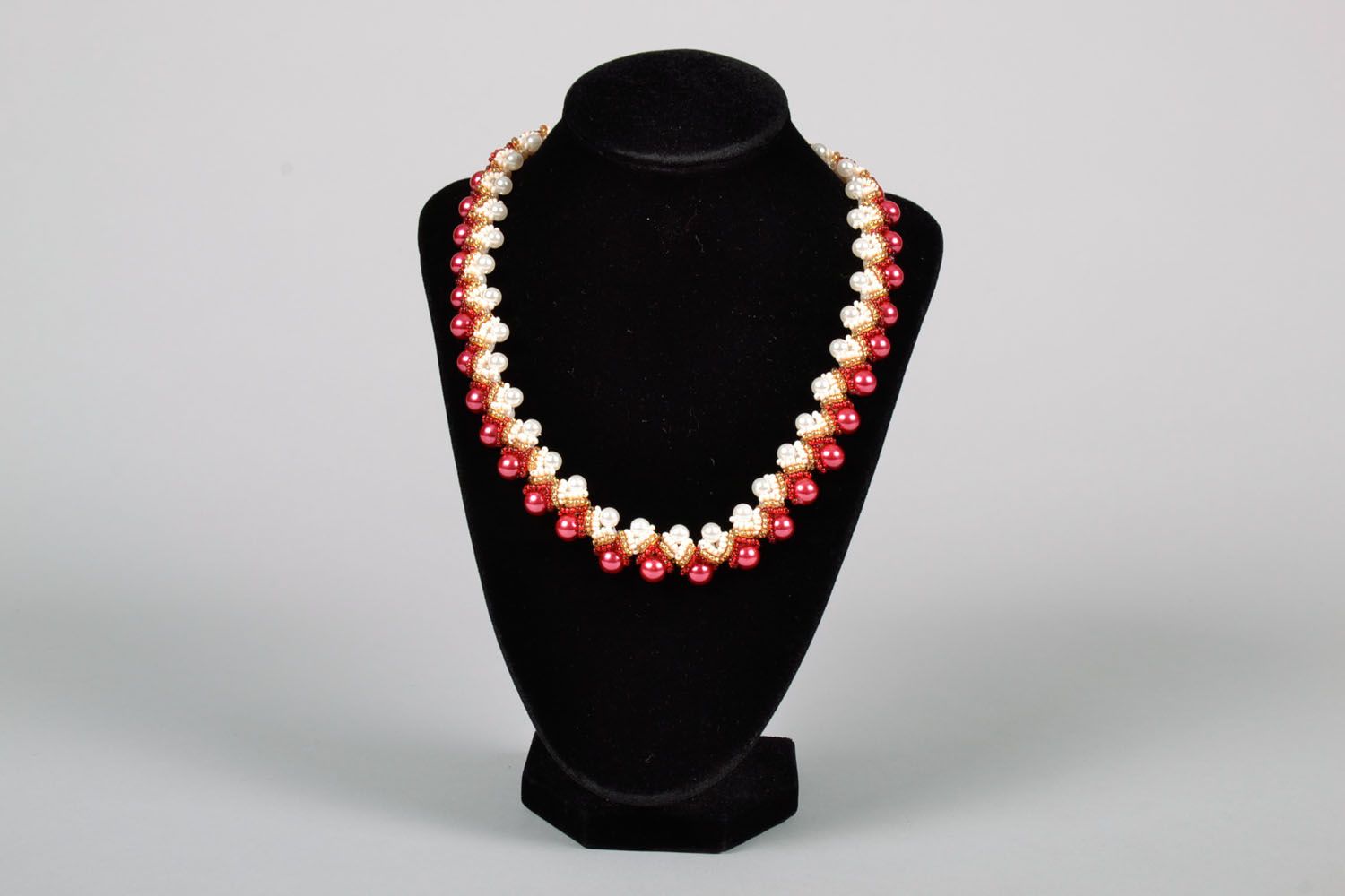 Pearl necklace photo 2
