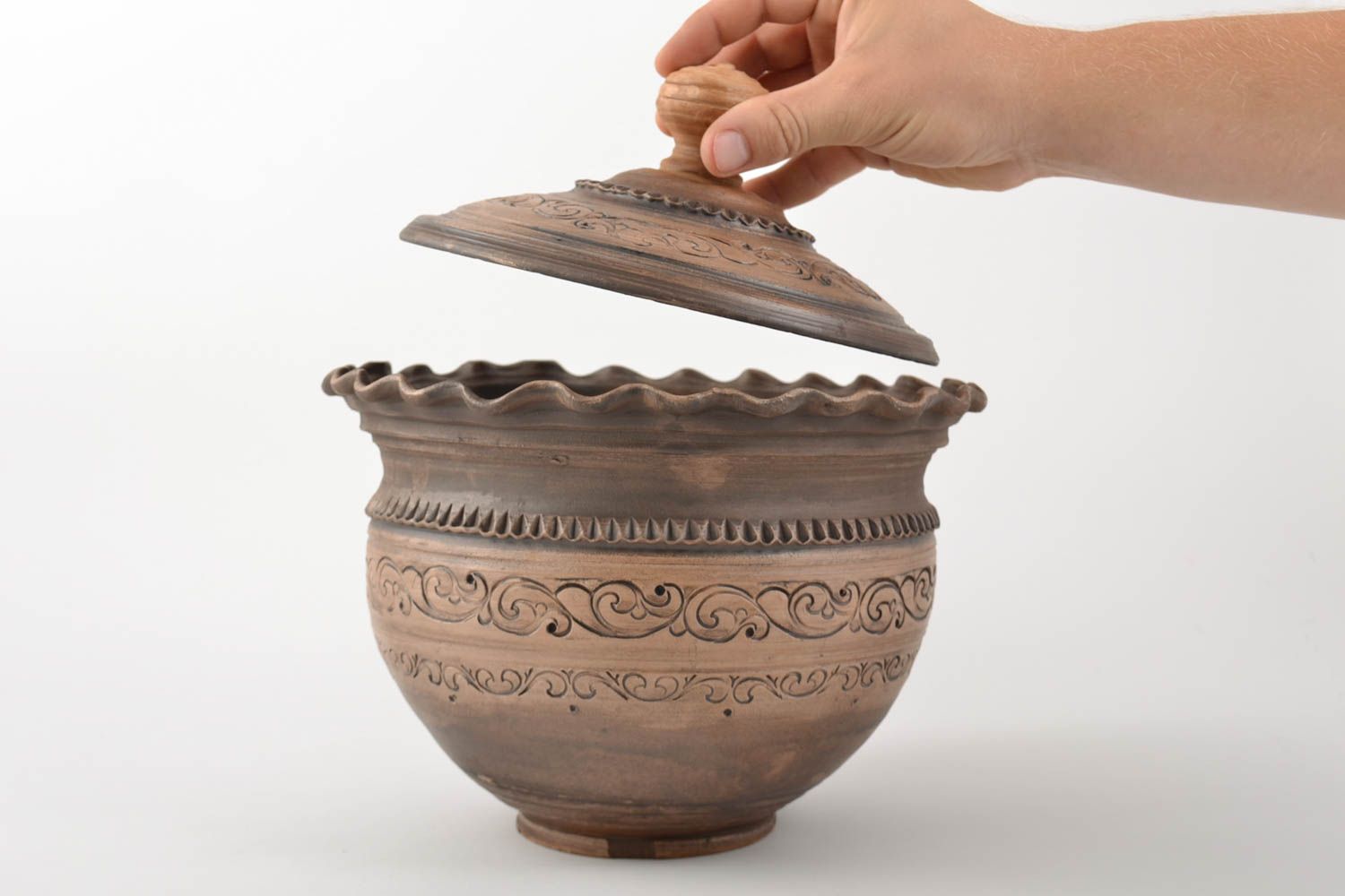 Handmade decorative large ceramic pot with lid ornamented for baking 4 l photo 5
