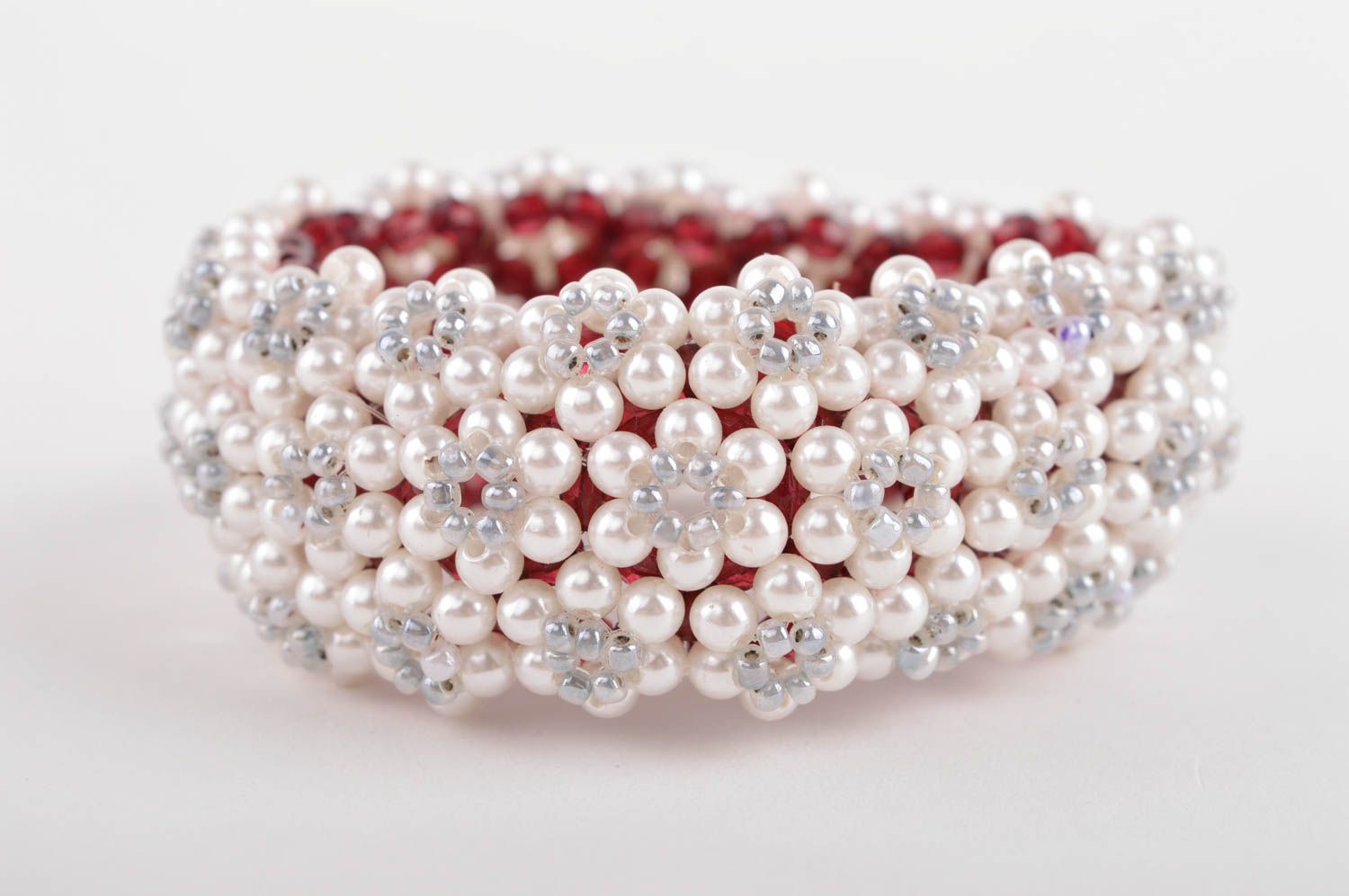 Bracelet blanc Bijou fait main fausses perles blanc-rouge Cadeau femme photo 3