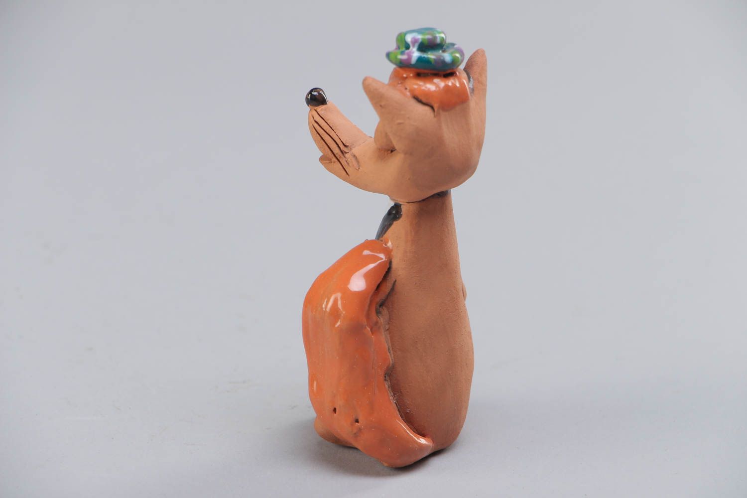Маленькая авторская расписная глиняная фигурка лиса ручной работы яркая фото 4