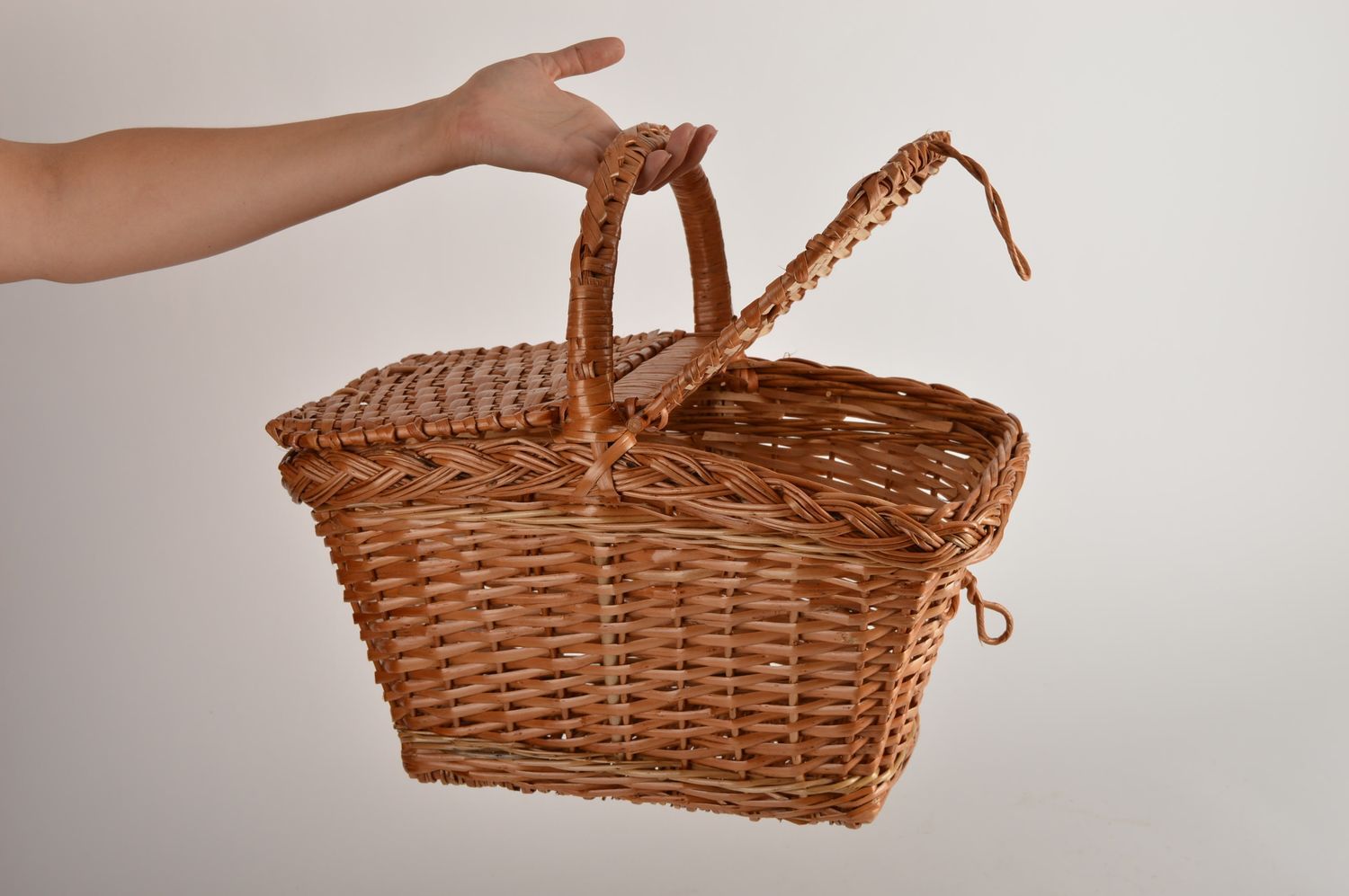 Плетеная корзина хэнд мэйд изделие из лозы подарок женщине корзина для пикника фото 4