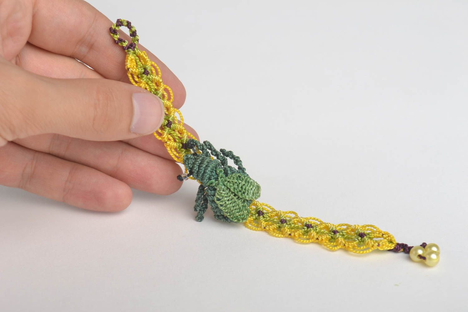 Bracelet textile Bijou fait main Broche femme jaune vert avec mouche tressée photo 5