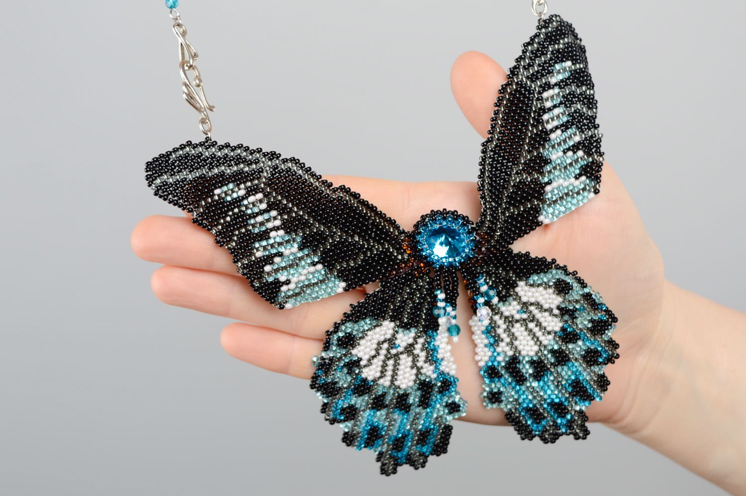 Butterfly shaped beaded necklace with chain photo 5