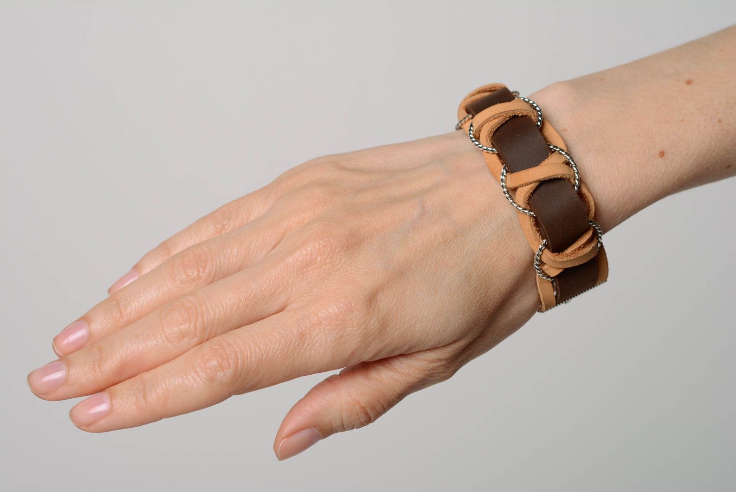 Unusual handmade designer brown genuine leather wrist bracelet photo 3