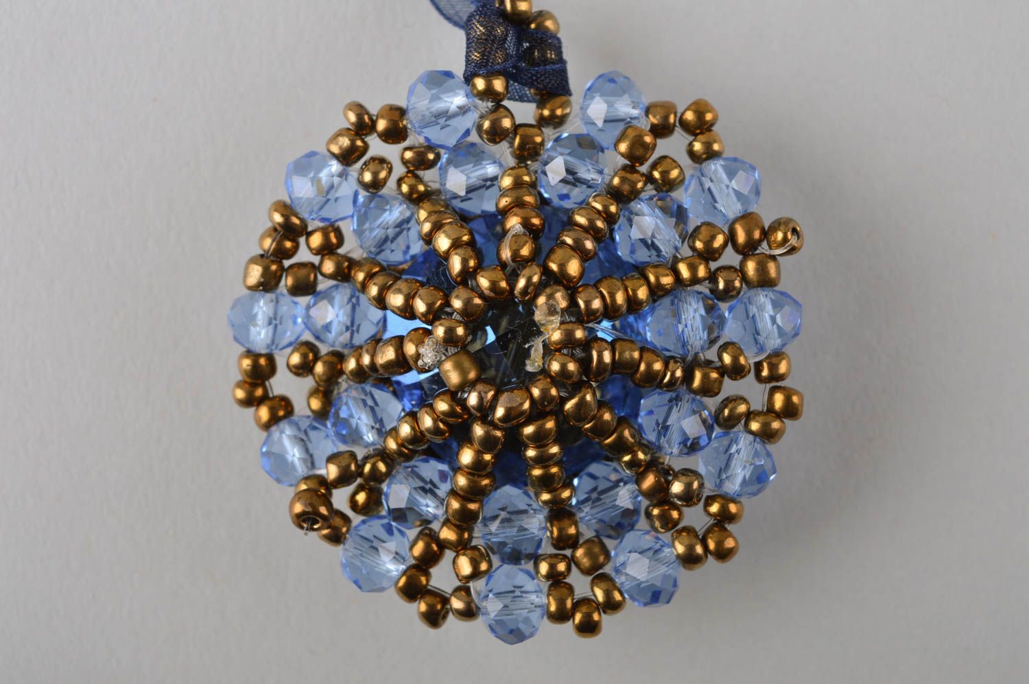 Pendentif rond bleu Bijou fait main perles de rocaille original Cadeau femme photo 4