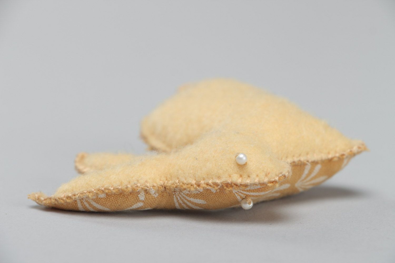 Jouet mou miniature Lièvre beige à motif décor d'intérieur fait à la main photo 4