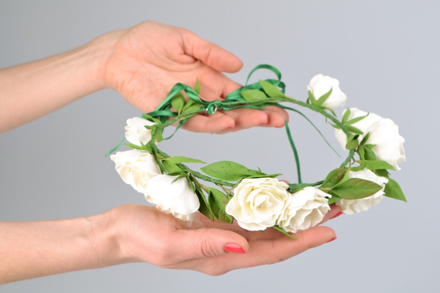 Jolie couronne de fleurs cheveux faite main blanche tendre accessoire mariée photo 2
