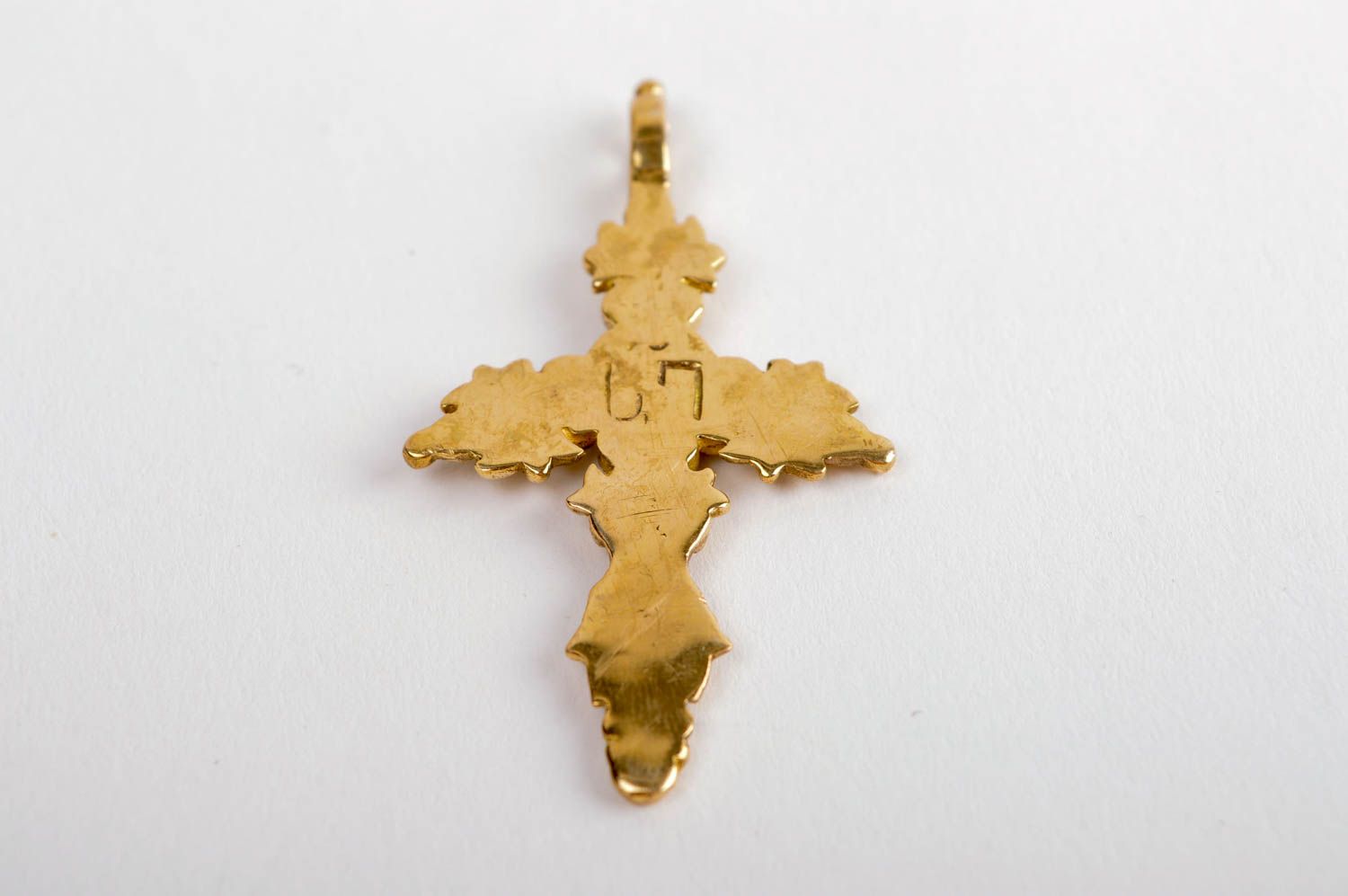 Cruz metálica hecha a mano en color oro regalo original accesorio religioso foto 4