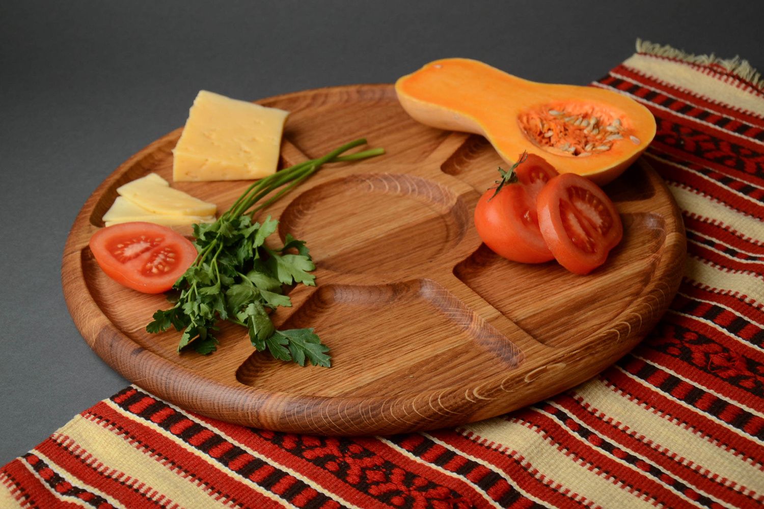 Wooden partitioned dish with 6 departments covered with linseed oil photo 1