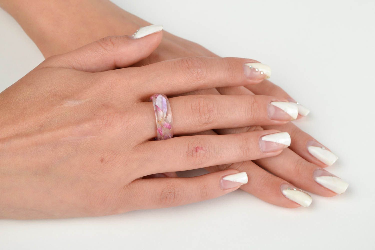 Украшение из эпоксидной смолы ручной работы кольцо с цветами женское кольцо фото 2
