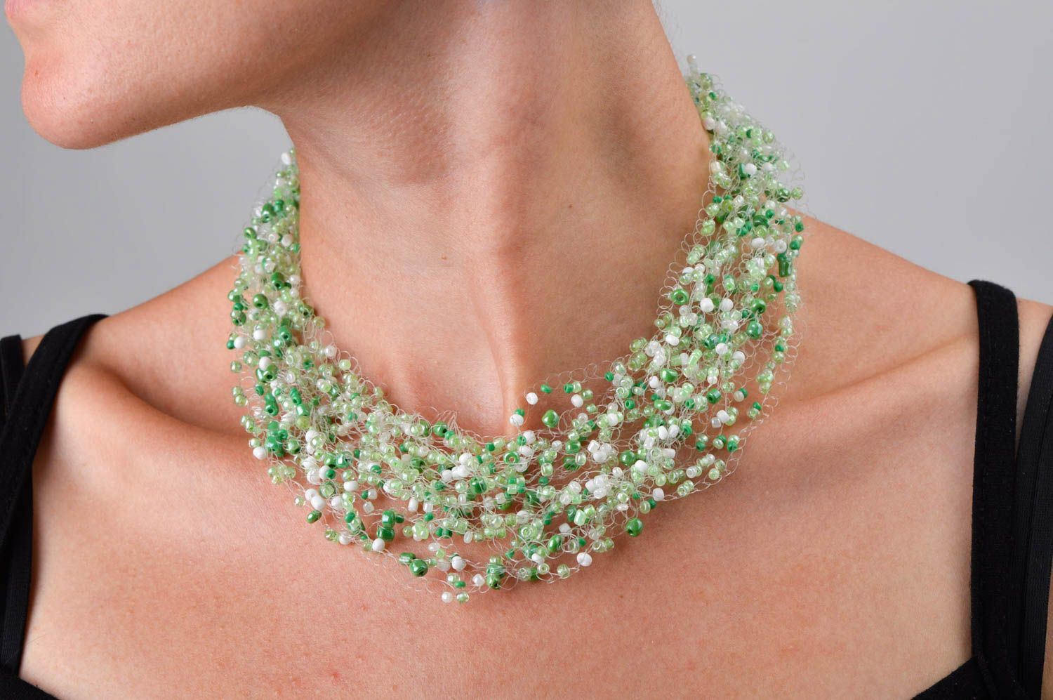 Collier multirang Bijou fait main en perles de rocaille vert clair Cadeau femme photo 1