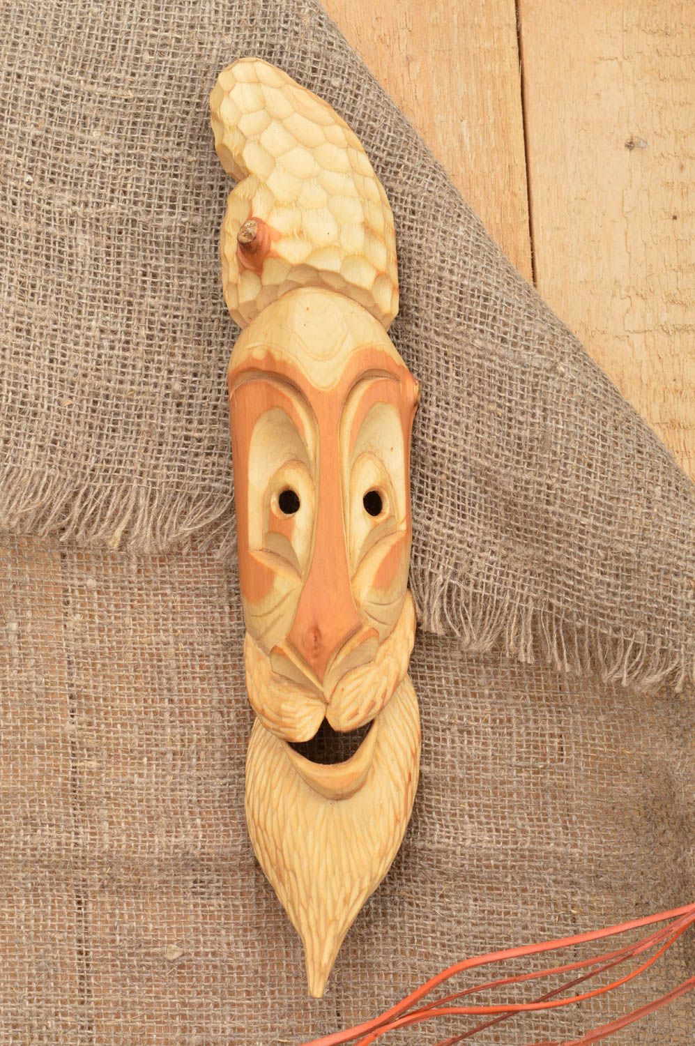 Авторский оригинальный декор на стену панно из дерева вырезанное вручную Мужик  фото 1