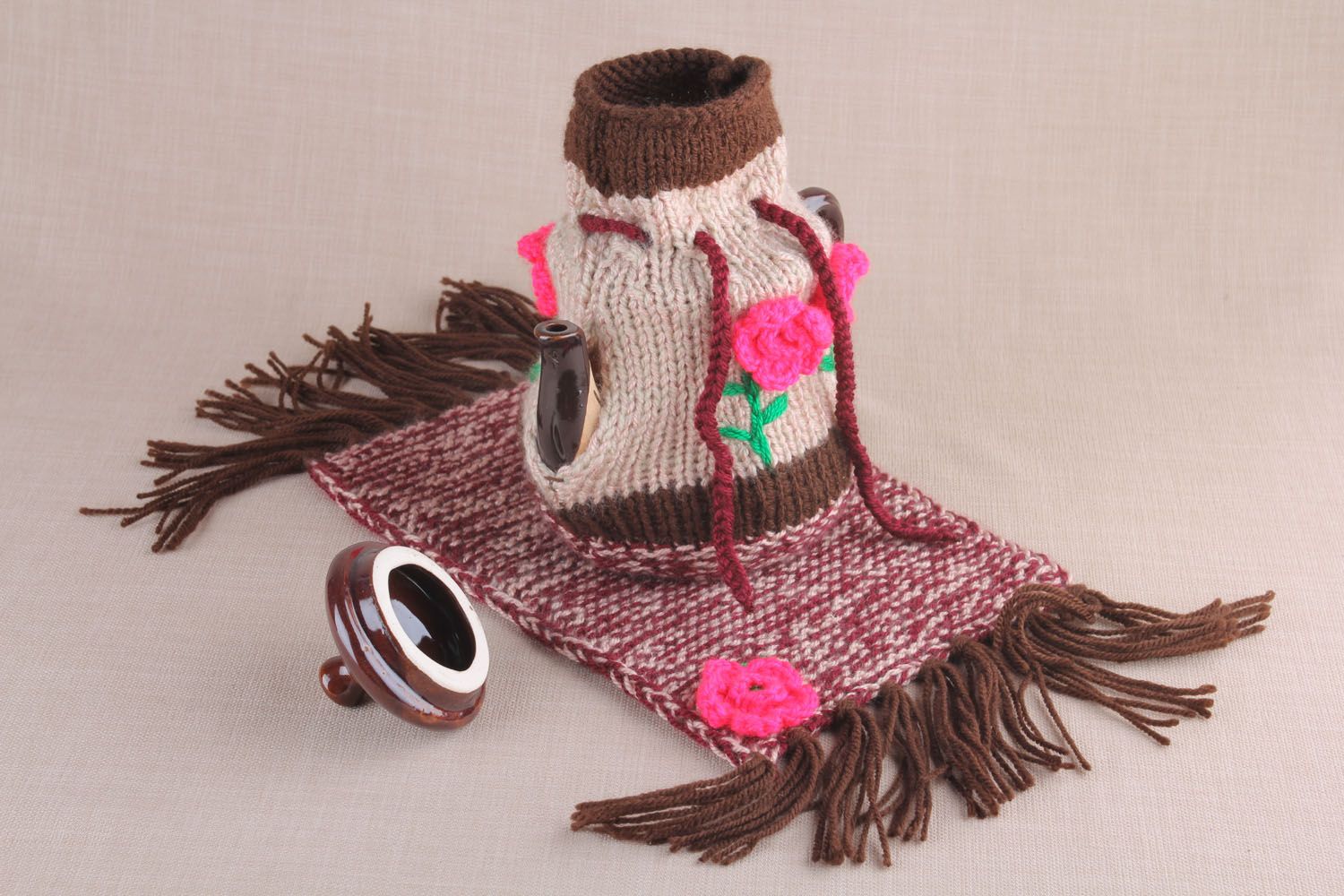 Teapot with knitted cozy photo 3