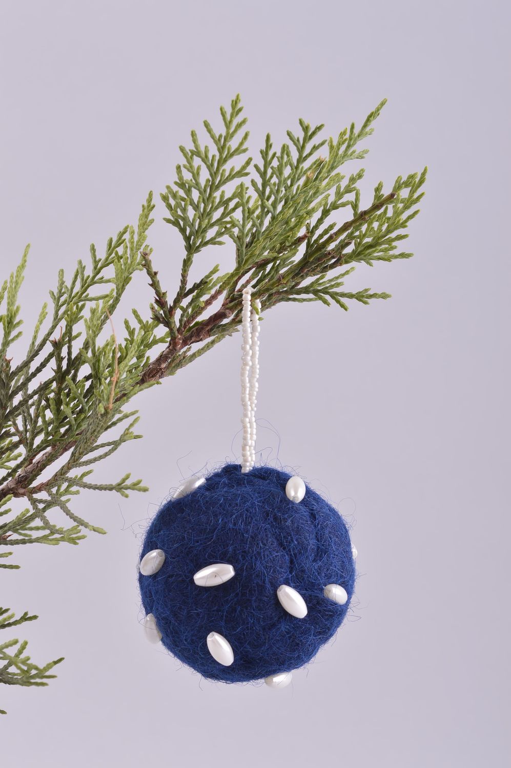 Boule de Noël faite main Décoration du sapin bleue en feutre Décoration de Noël photo 1