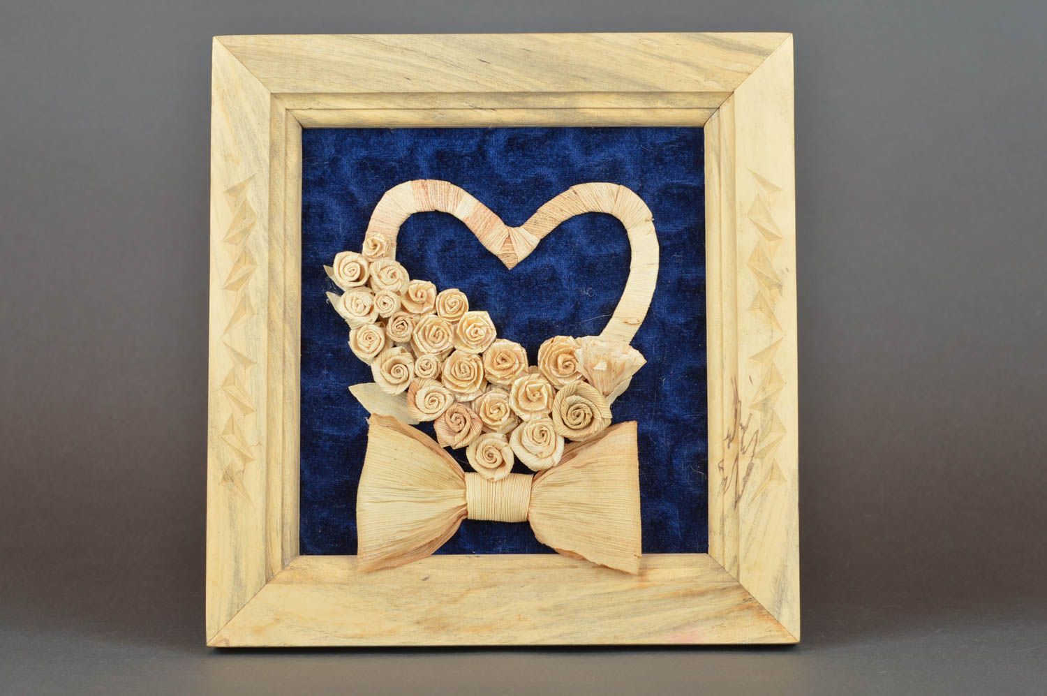 Handgemachtes Bild aus getrockneten Blättern Herz im Holzrahmen für Dekor foto 2