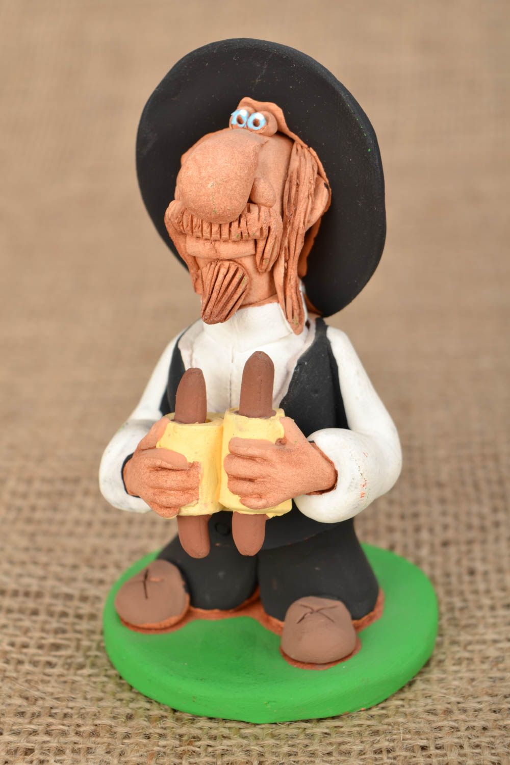 Figurine en céramique faite main Rabbin photo 1