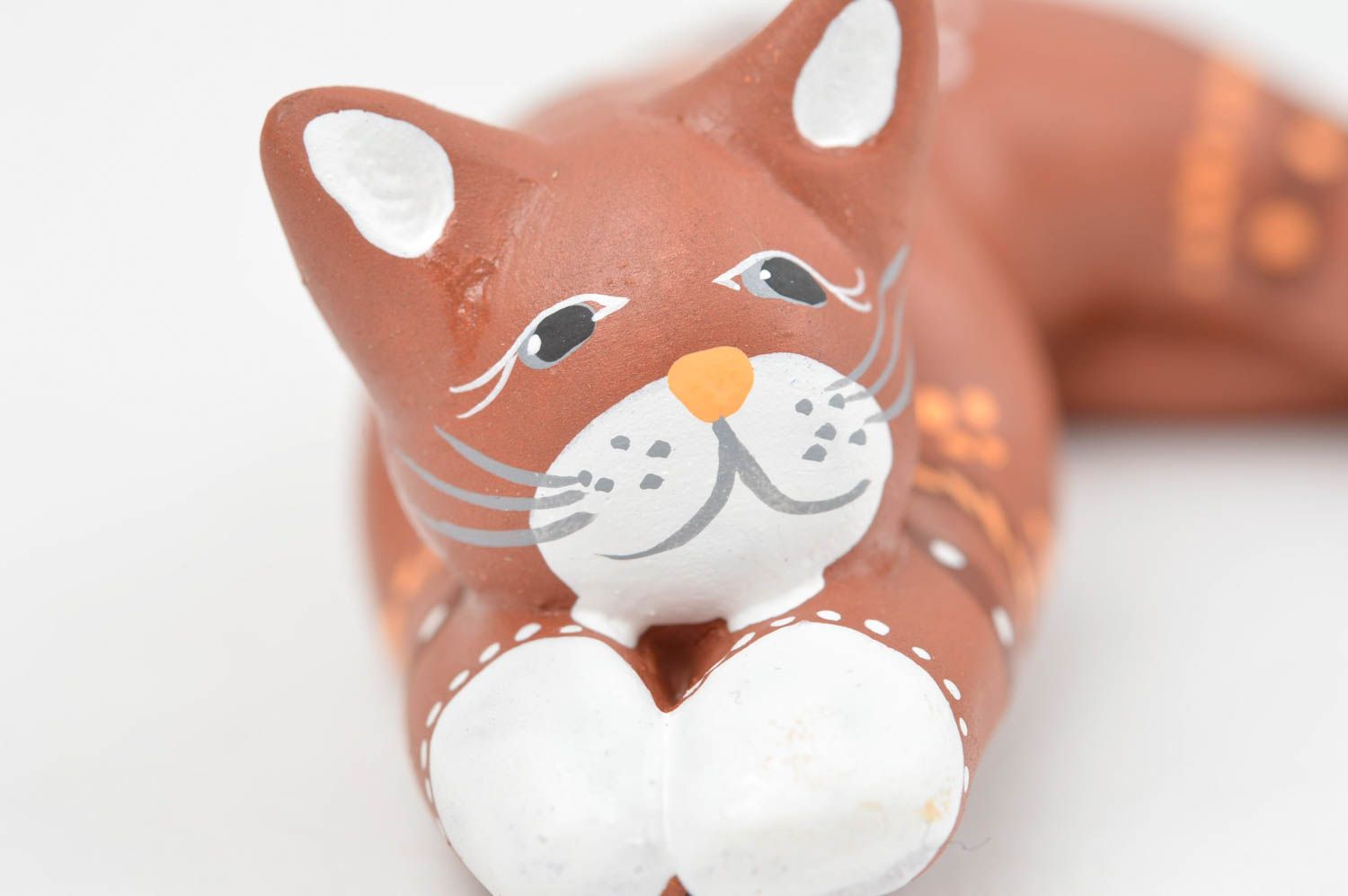 Petite figurine chat brun en argile peinte faite main décorative de créateur photo 5